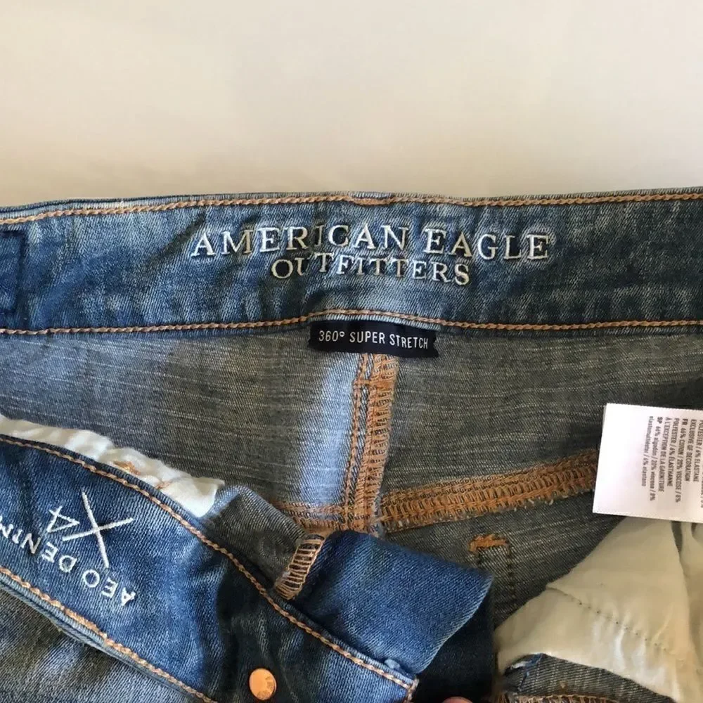 High-Waisted Denim Shortie Shorts - Picture 6 of 8